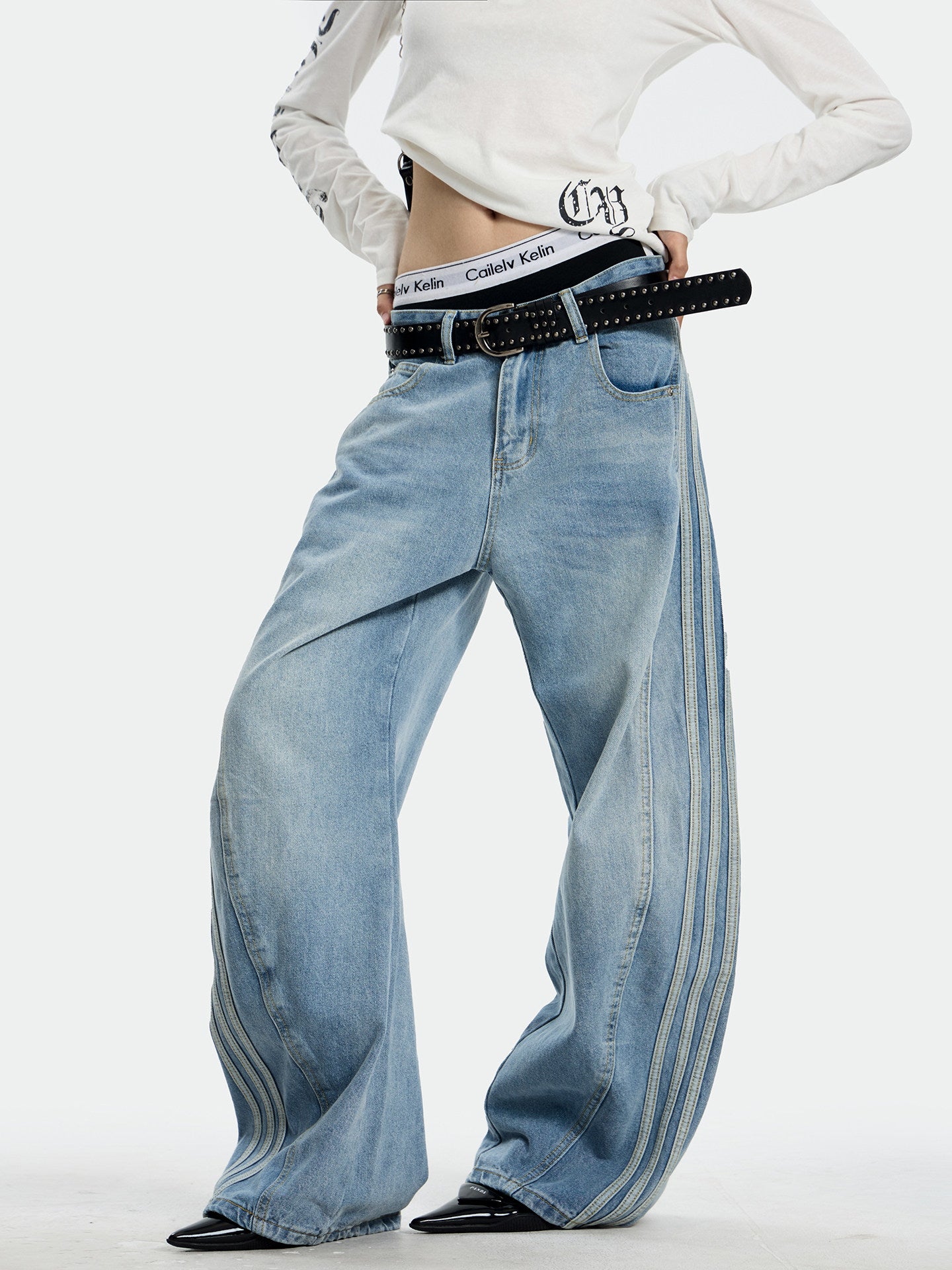 Women's Vintage Washed Side Stripe Barrel Leg Jeans