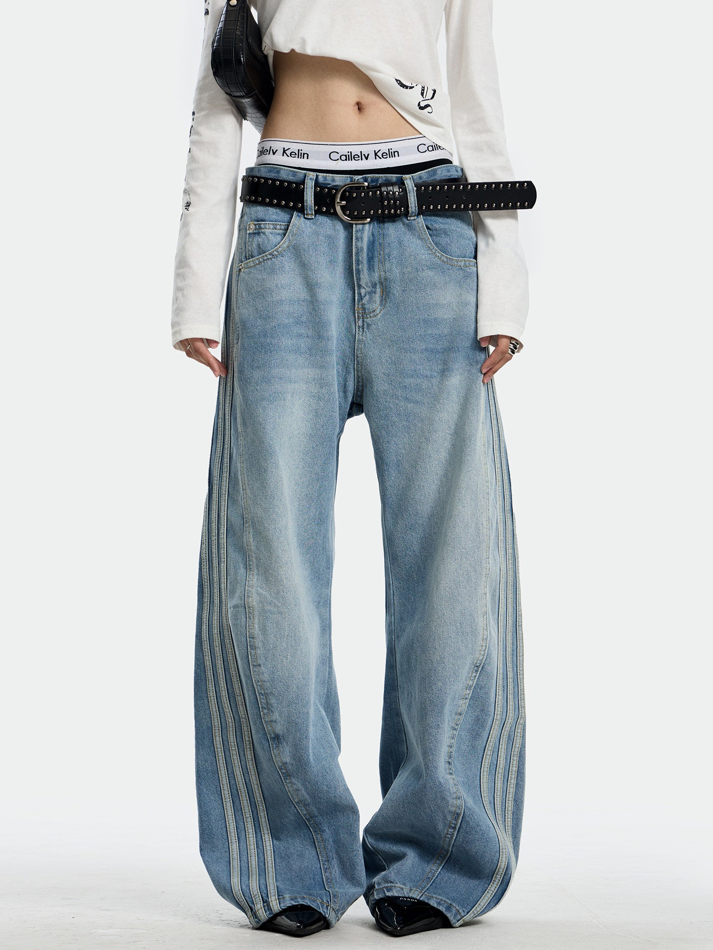 Women's Vintage Washed Side Stripe Barrel Leg Jeans
