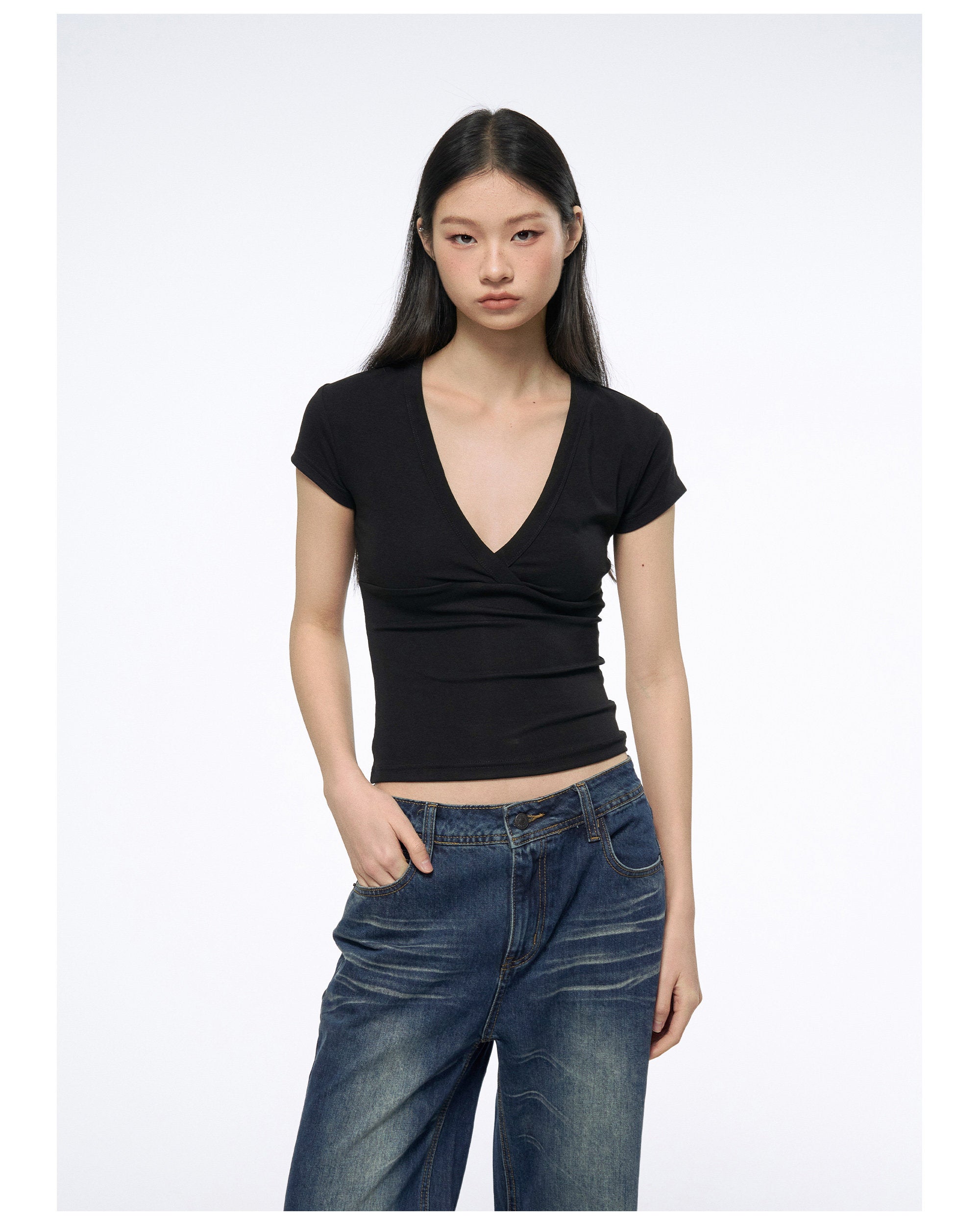 HeyHenry Women's Deep V-Neck Fitted Short Sleeve T-Shirt