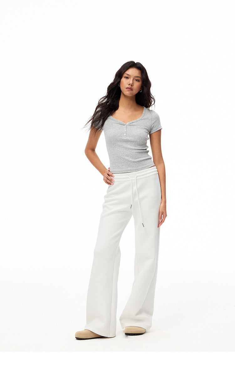 Women's Slim Fit Sweetheart V-Neck Short Sleeve T-Shirt