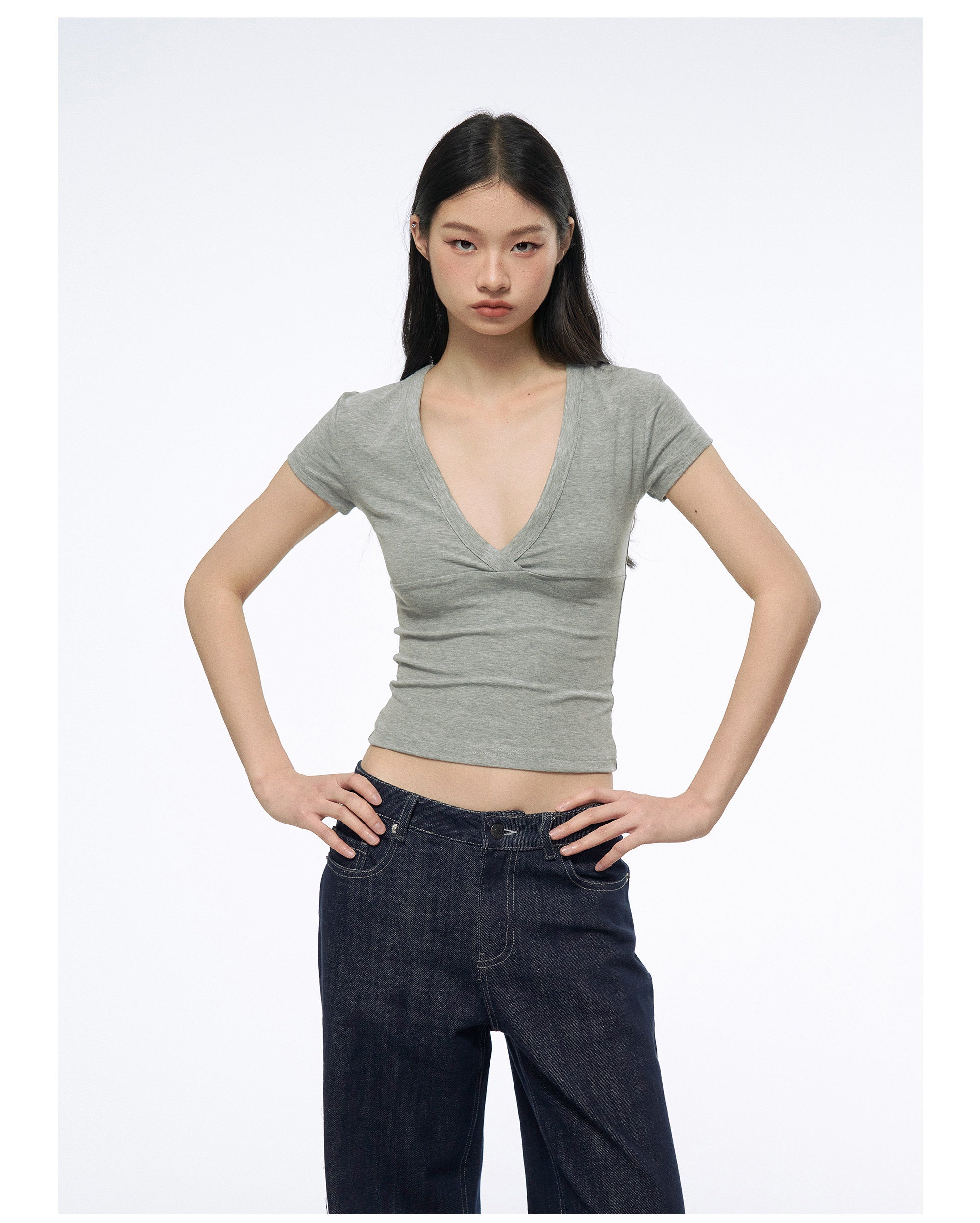 HeyHenry Women's Deep V-Neck Fitted Short Sleeve T-Shirt