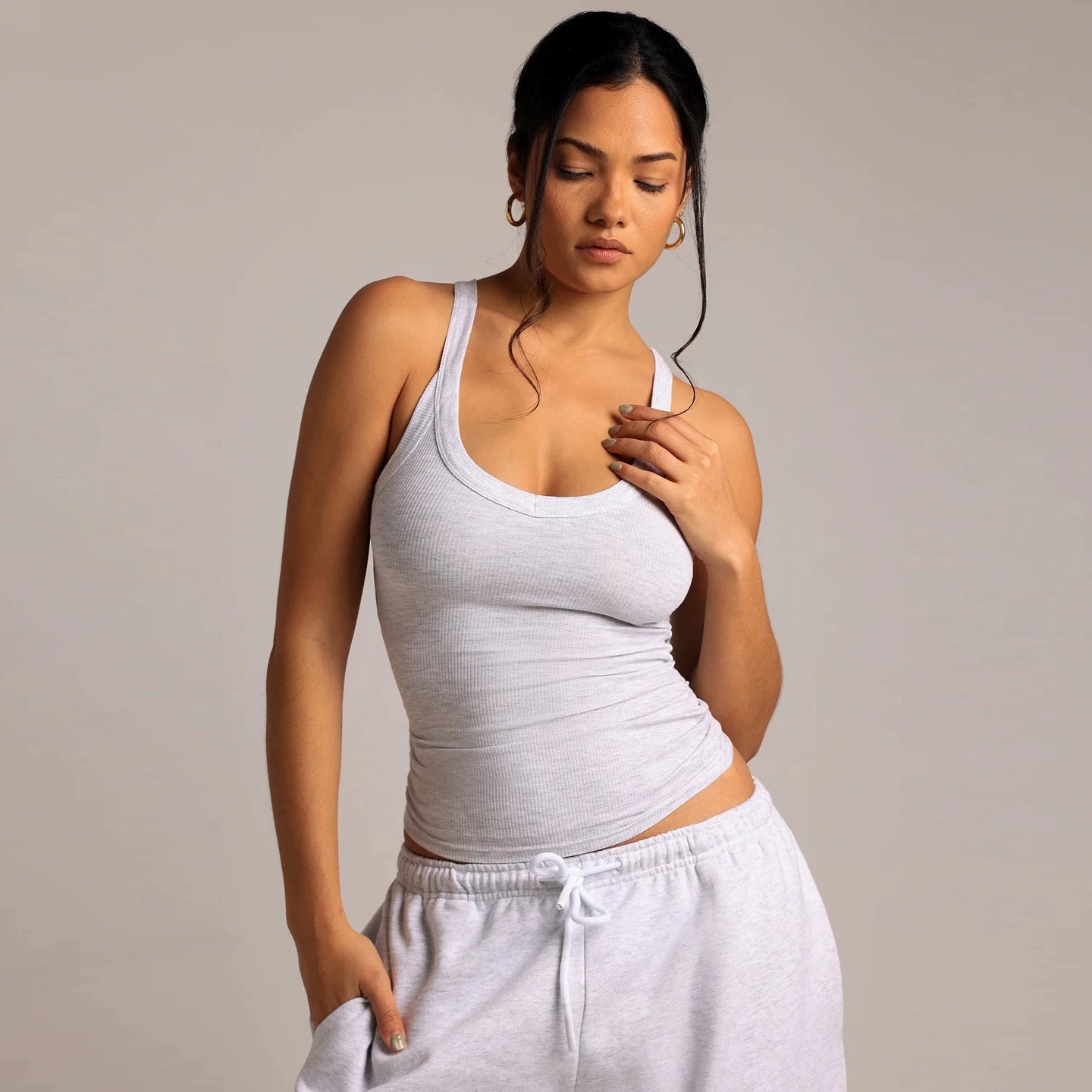 U-neck H-shaped vest with chest cushion, American style spicy girl elastic thread slim fit and slimming camisole top for summer 2026