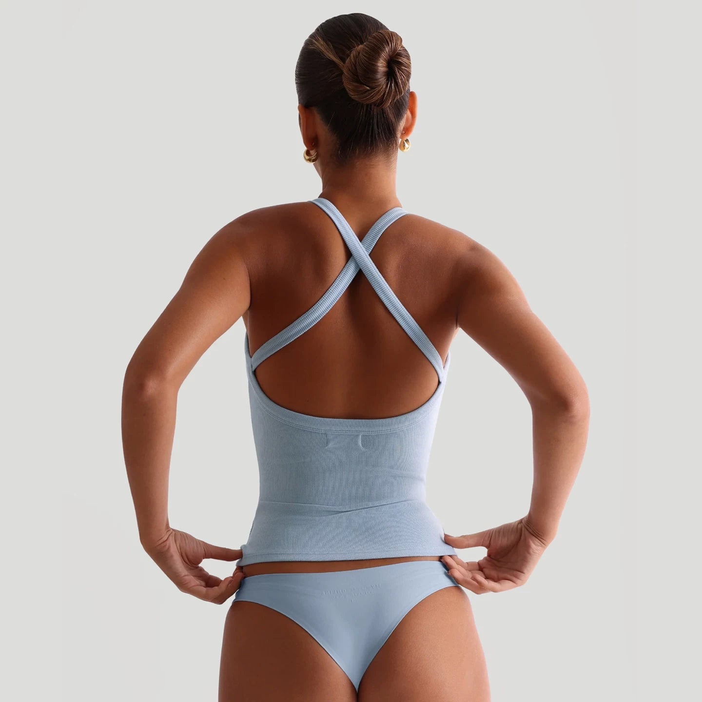 2026 American round neck sleeveless top for spicy girls, tight fitting and sexy, pure desire with chest cushion, cross backless camisole vest for women