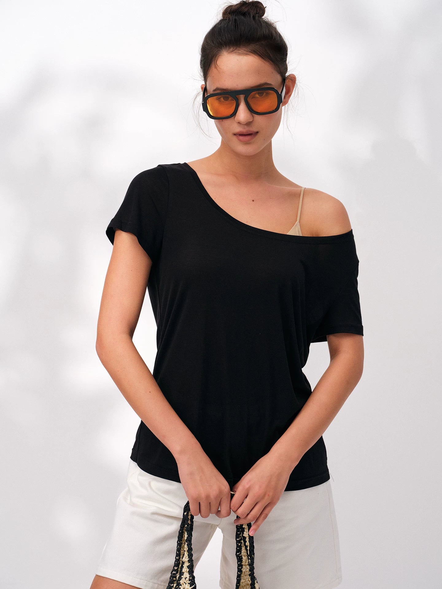 Our Stage: Skin friendly, smooth, front shoulder, slanted shoulder, can be worn with a smile collar, thin and loose fitting cover shirt, short sleeved T-shirt